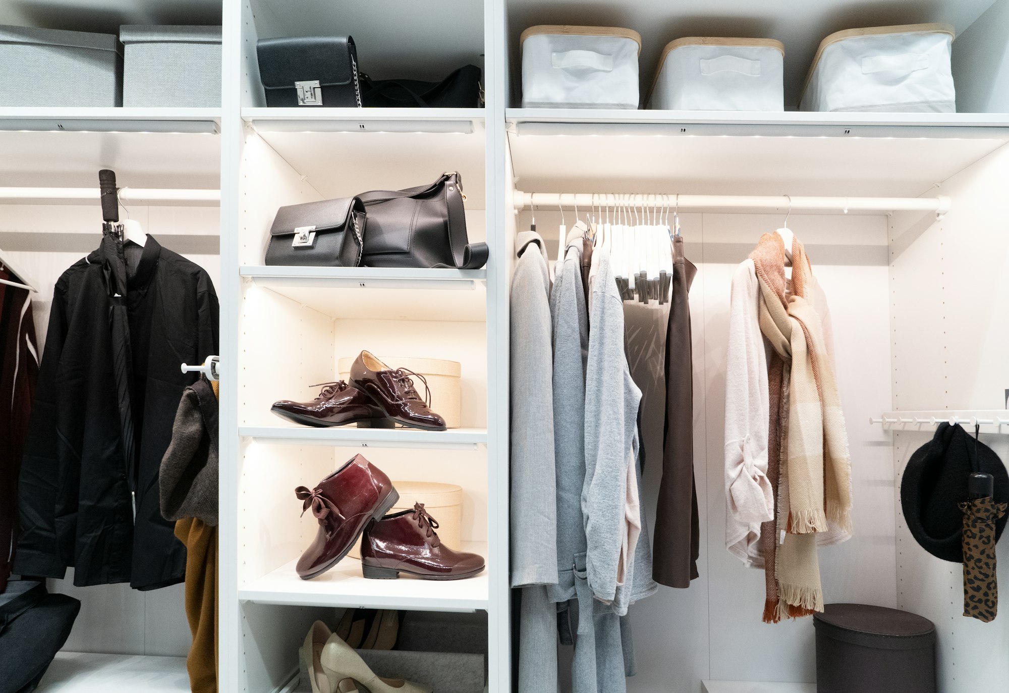 wardrobe with closing